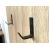 Designový a jednoduchý nástěnný věšák s přední montáží.