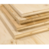 Biodeska (třívrstvá lepená masivní deska) je moderní ekologický materiál dostupný v mnoha druzích dřeva.
Vnější plochy v různé kvalitě a tloušťce jsou tvořeny souvislými lamelami na hraně lepenými na šířku celé desky.
Střední vrstva je tvořena podávanými lamelami. Jednotlivé vrstvy jsou k sobě slepeny pod úhlem 90°, díky čemuž jsou desky stabilnější proti průhybu a kroucení než například plná spárovka.
