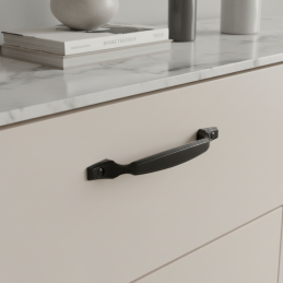 Úchytka CANDACE / Černá matná