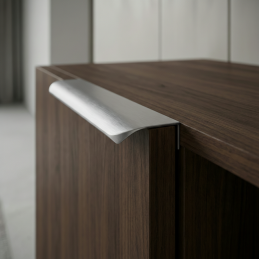 Úchytka na hranu dveří...