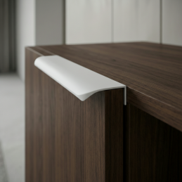 Úchytka na hranu dveří...