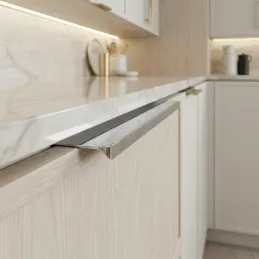 Úchytka na hranu dveří PADOVA / Lesklý chrom