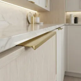 Úchytka na hranu dveří PADOVA / Mosaz broušená