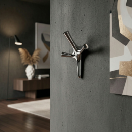 Vešiak ALAN / Lesklý chrom