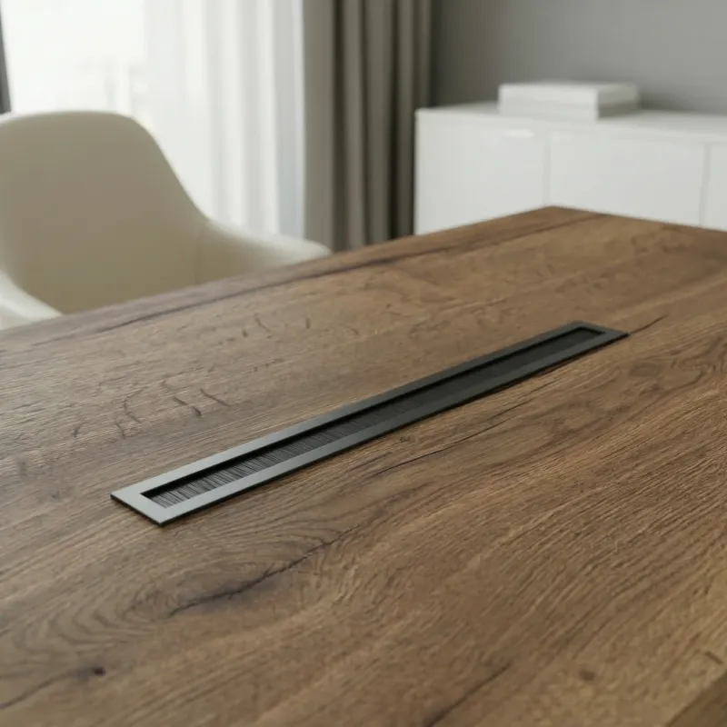 Průchodka na kabely MERIDA SLIM / Černá matná