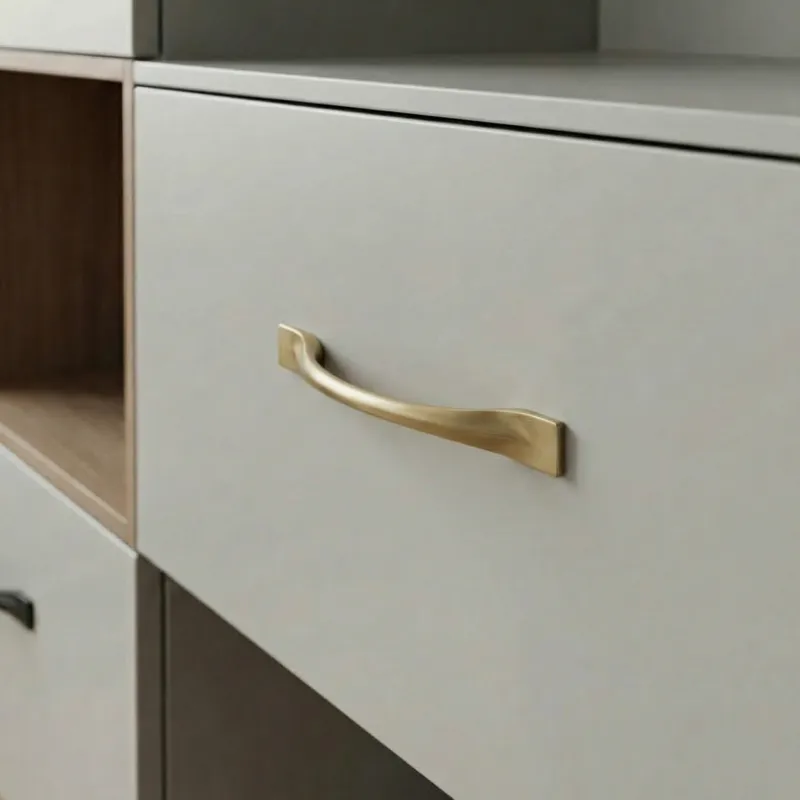 Úchytka BEATRIZ / Zlatá broušená