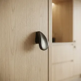 Knopka BEATRIZ / Černá matná