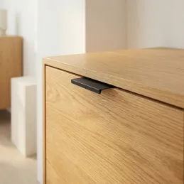 Úchytka na hranu dvířek DIAZ / Černá matná