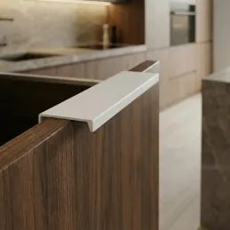 Úchytka na hranu dvířek DIAZ / Bílá matná