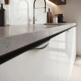 Úchytka na hranu dvířek PABLO / Černá matná