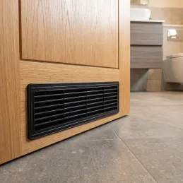 Oboustranná ventilační mřížka do dveří 430 x 115 mm / Černá