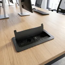 Vestavěná napájecí zásuvka 2 x 230 V 2 x USB nabíjení HDMI RJ45 / Černá kartáčovaná