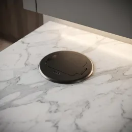 Interiérová zásuvka ALPHA BOX FRENCH 1x230V + USB C / Černá matná