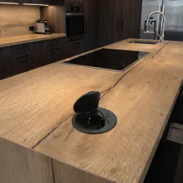 Interiérová zásuvka ALPHA BOX SCHUKO 1x230V + USB C / Černá matná