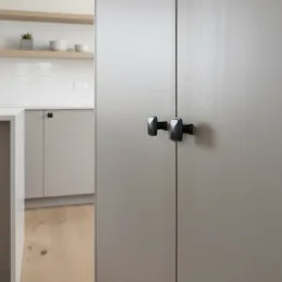 Knopka TULE / Černá matná