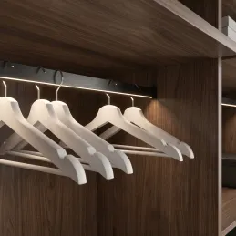 Vešiaková tyč SLIM na LED pásek s krytkou / Černá