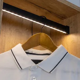 Vešiaková tyč SLIM na LED pásek s krytkou / Černá