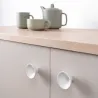 Bílá