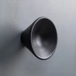 Dřevěná úchytka knopka APOLO / Černá matná
