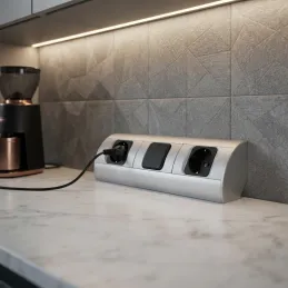 Interiérová zásuvková lišta CORNER SCHUKO 2x 230V s vypínačem / Hliník