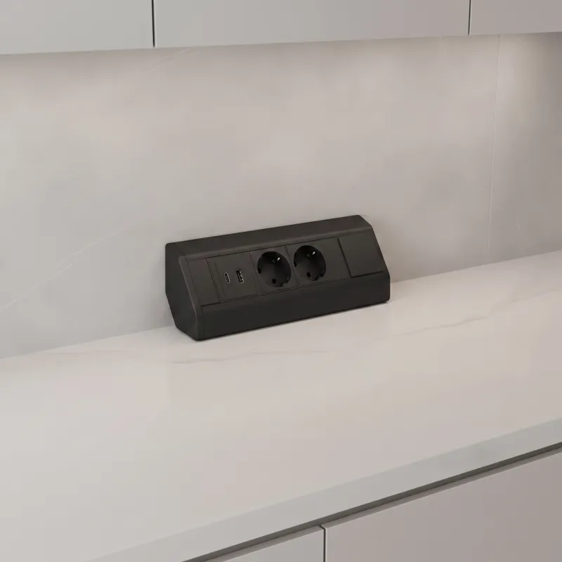 Interiérová zásuvková lišta CORNER SCHUKO 2x 230V + USB A-C / Černá matná