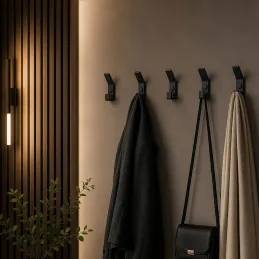 Sada 5 kusů designových věšáků ANDROMEDA / Černá matná