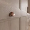 Měď