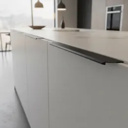 Úchytka na hranu dvířek KALA / Černá matná