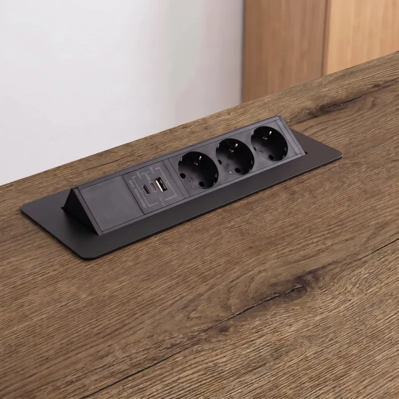 Výklopná zásuvka AMBIENTE SCHUKO 3x230V + USB A-C / Černá matná