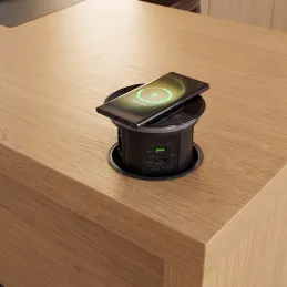 Automatická výsuvná zásuvka AMBIENTE SCHUKO 3x230V + USB A-C s osvětlením a nabíjením / Černé sklo