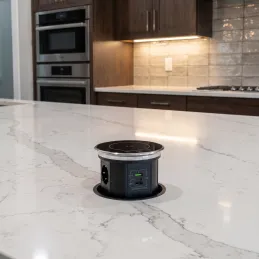Automatická výsuvná zásuvka AMBIENTE SCHUKO 3x230V + USB A-C s osvětlením a nabíjením / Černé sklo
