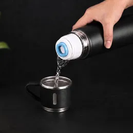 Nerezová termoska s pohárem THERMIO 500ml / Černá