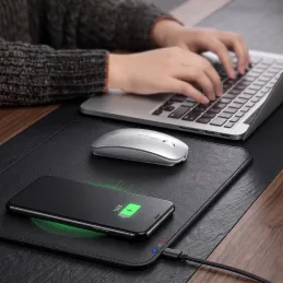 Podložka pod myš s bezdrátovým nabíjením telefonu LUXPAD / Černá
